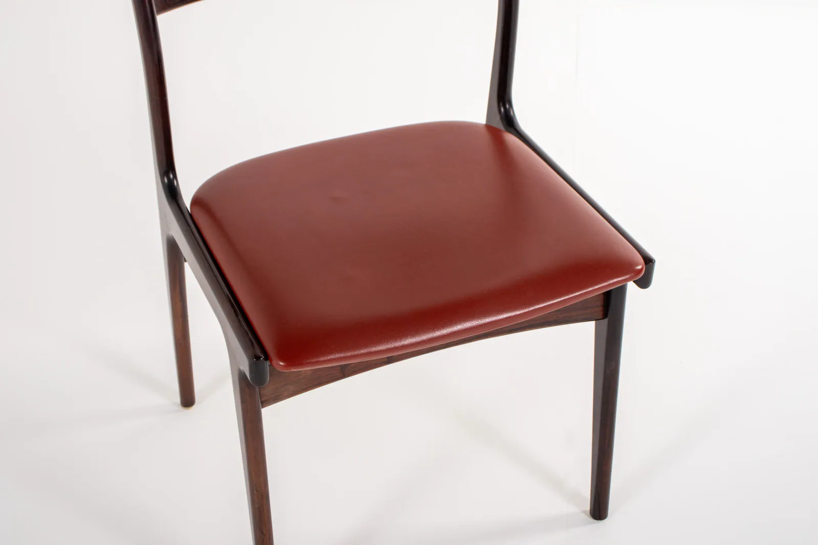 Set of Four Johannes Andersen Model 138 Dining Chairs in Rosewood