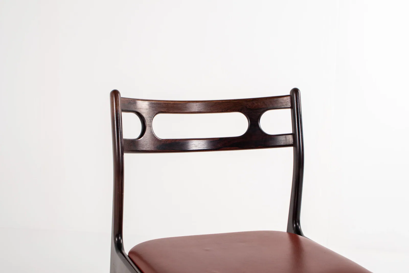Set of Four Johannes Andersen Model 138 Dining Chairs in Rosewood