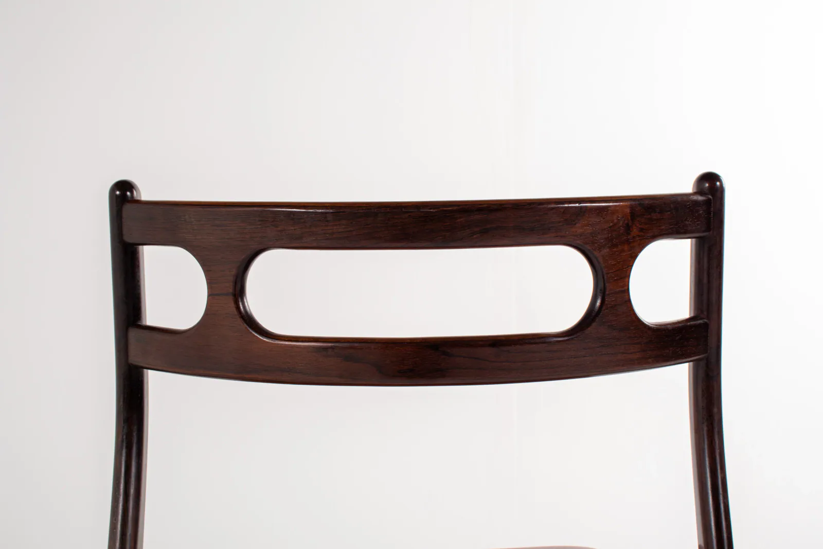 Set of Four Johannes Andersen Model 138 Dining Chairs in Rosewood