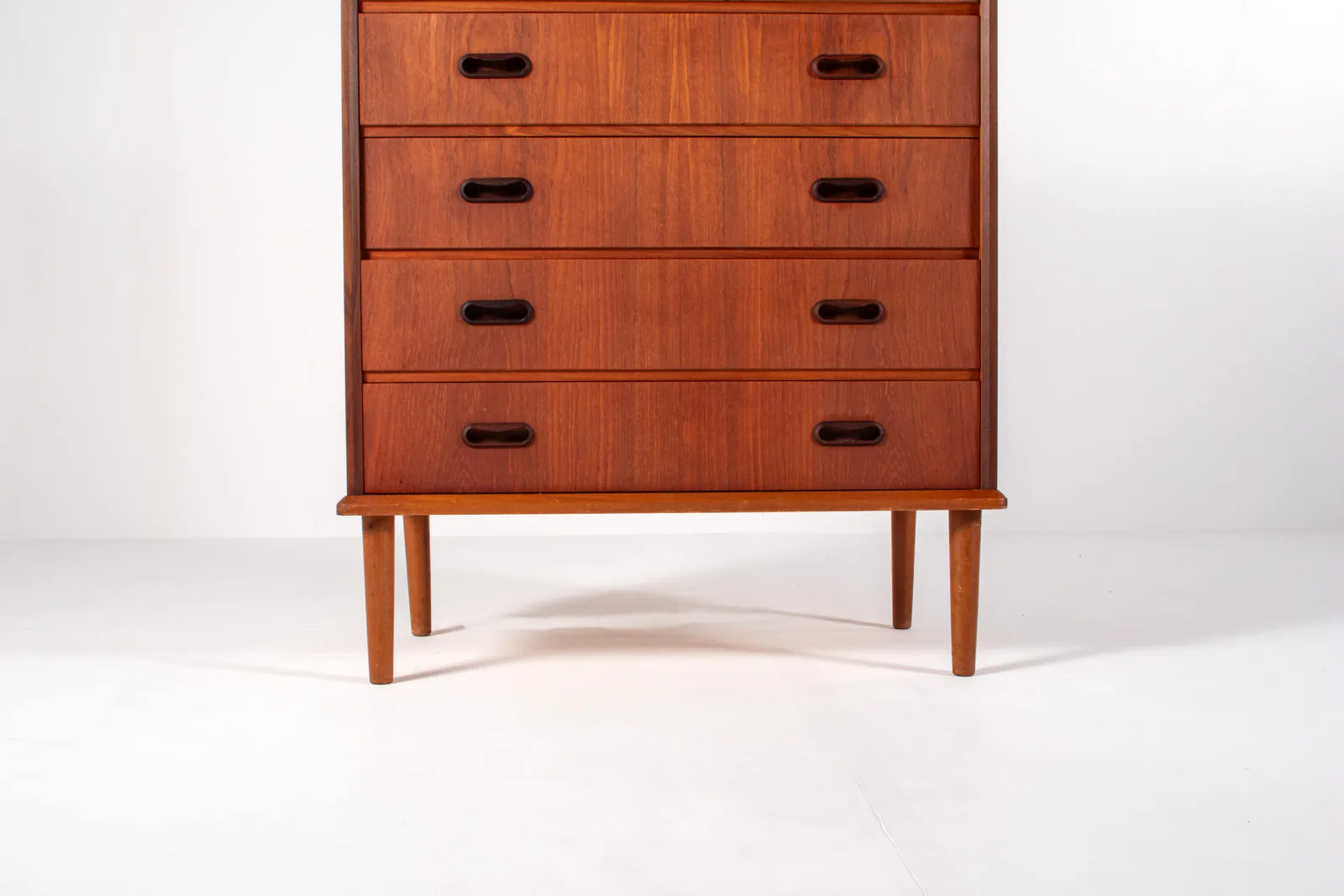 1960s Mid-Century Modern Teak Chest of Drawers