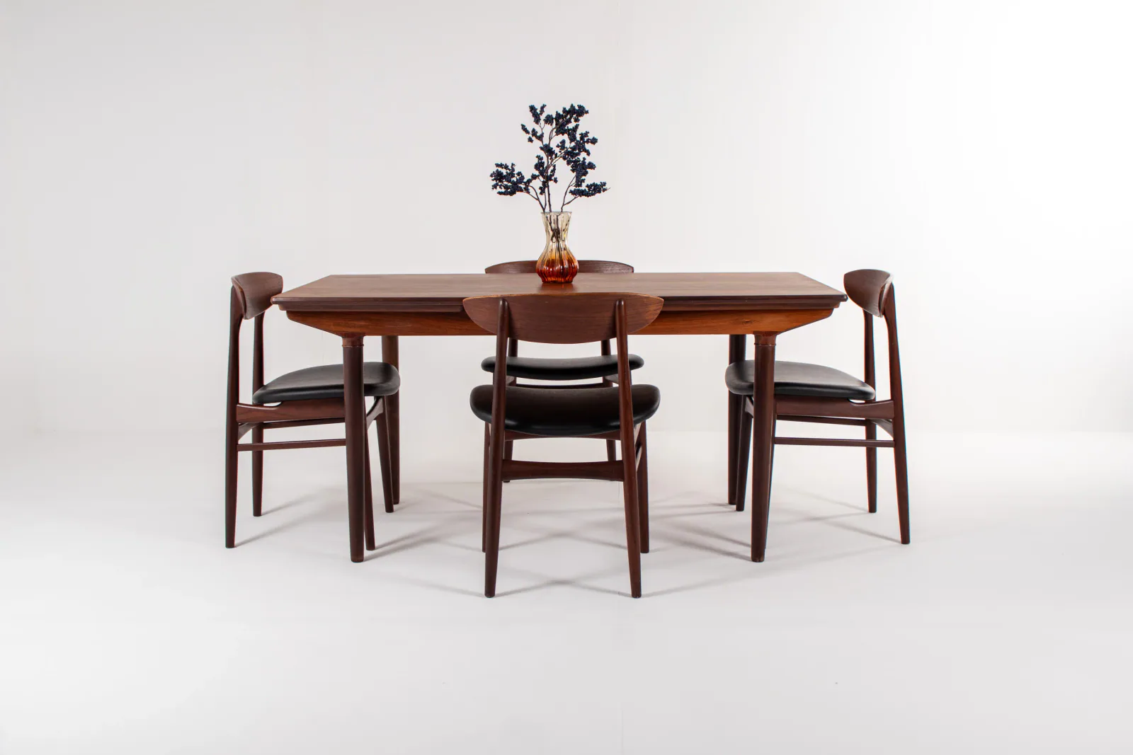Harry Østergaard Rosewood Extendable Dining Table