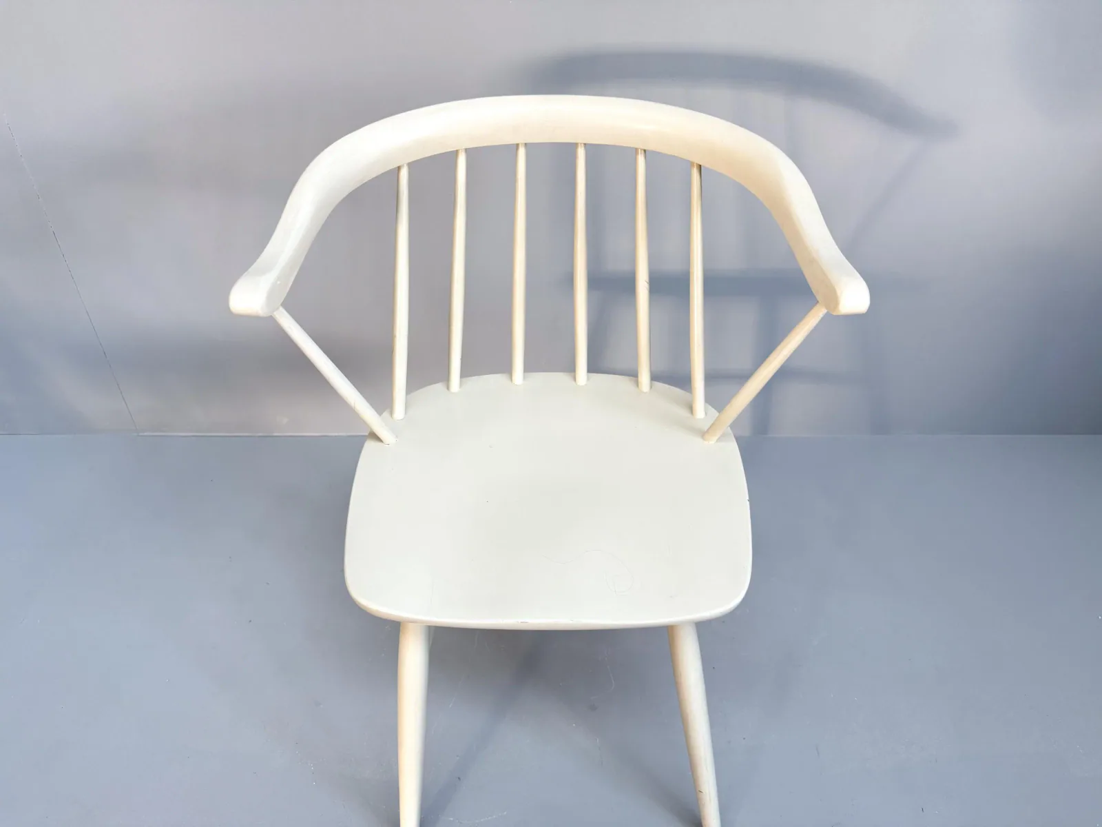 Set of 4 White Lacquered Spindle Chairs, Nesto Sweden, 1960s