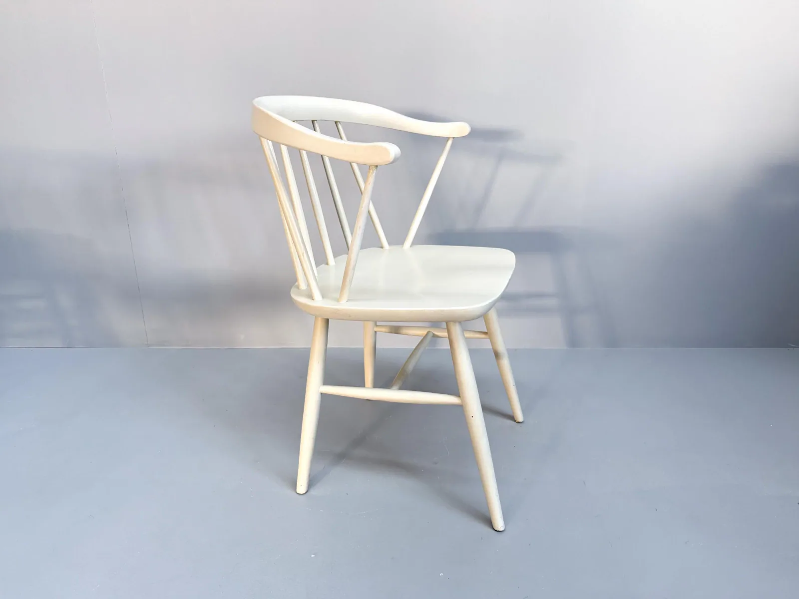 Set of 4 White Lacquered Spindle Chairs, Nesto Sweden, 1960s