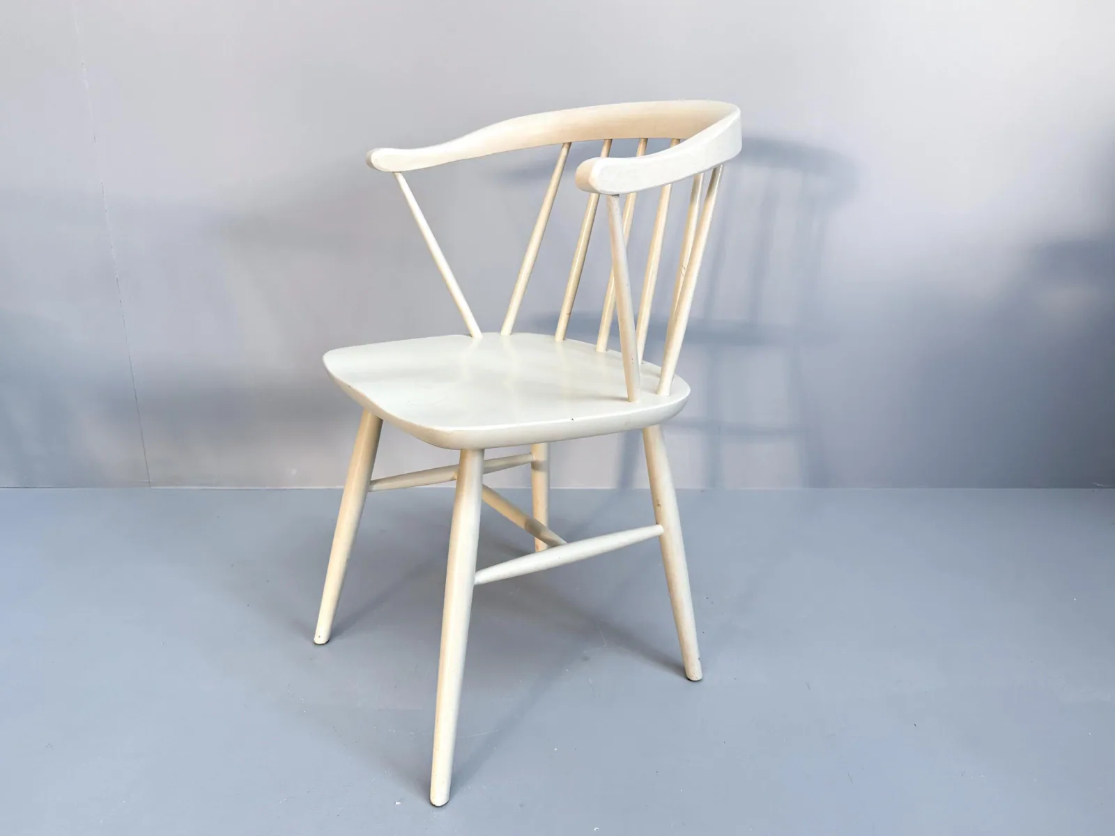 Set of 4 White Lacquered Spindle Chairs, Nesto Sweden, 1960s