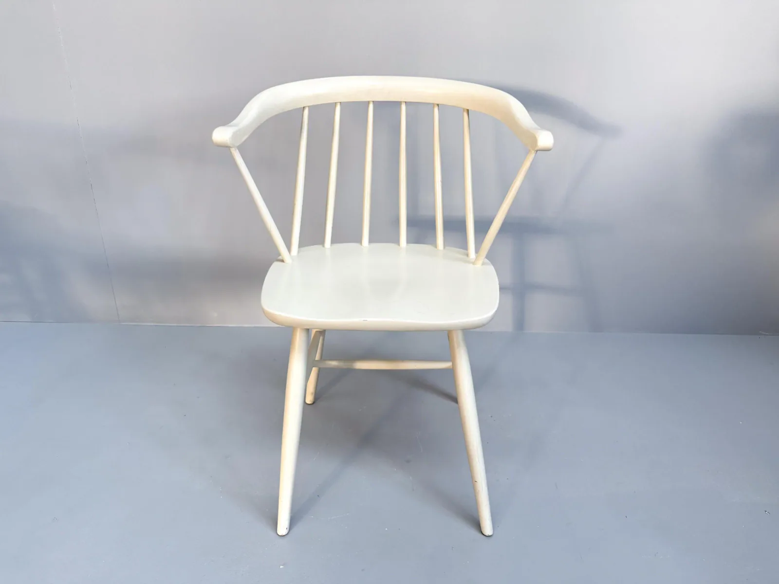 Set of 4 White Lacquered Spindle Chairs, Nesto Sweden, 1960s