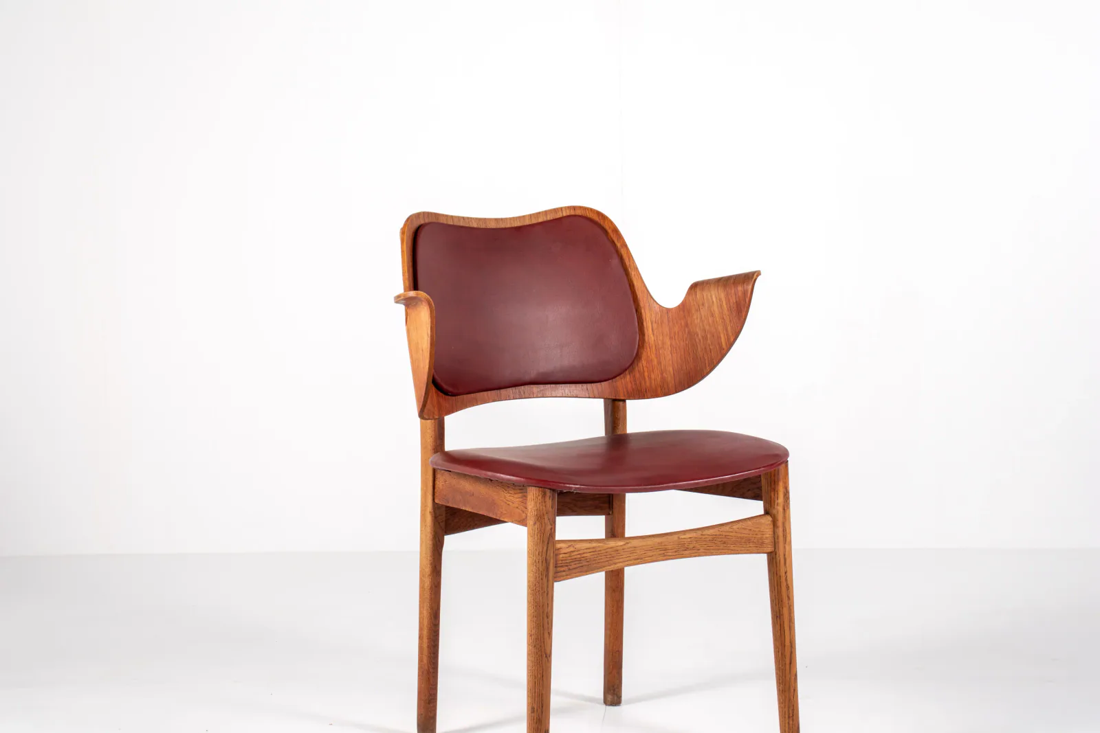 Model 107 Danish Mid-Century Armchair by Hans Olsen, 1960s