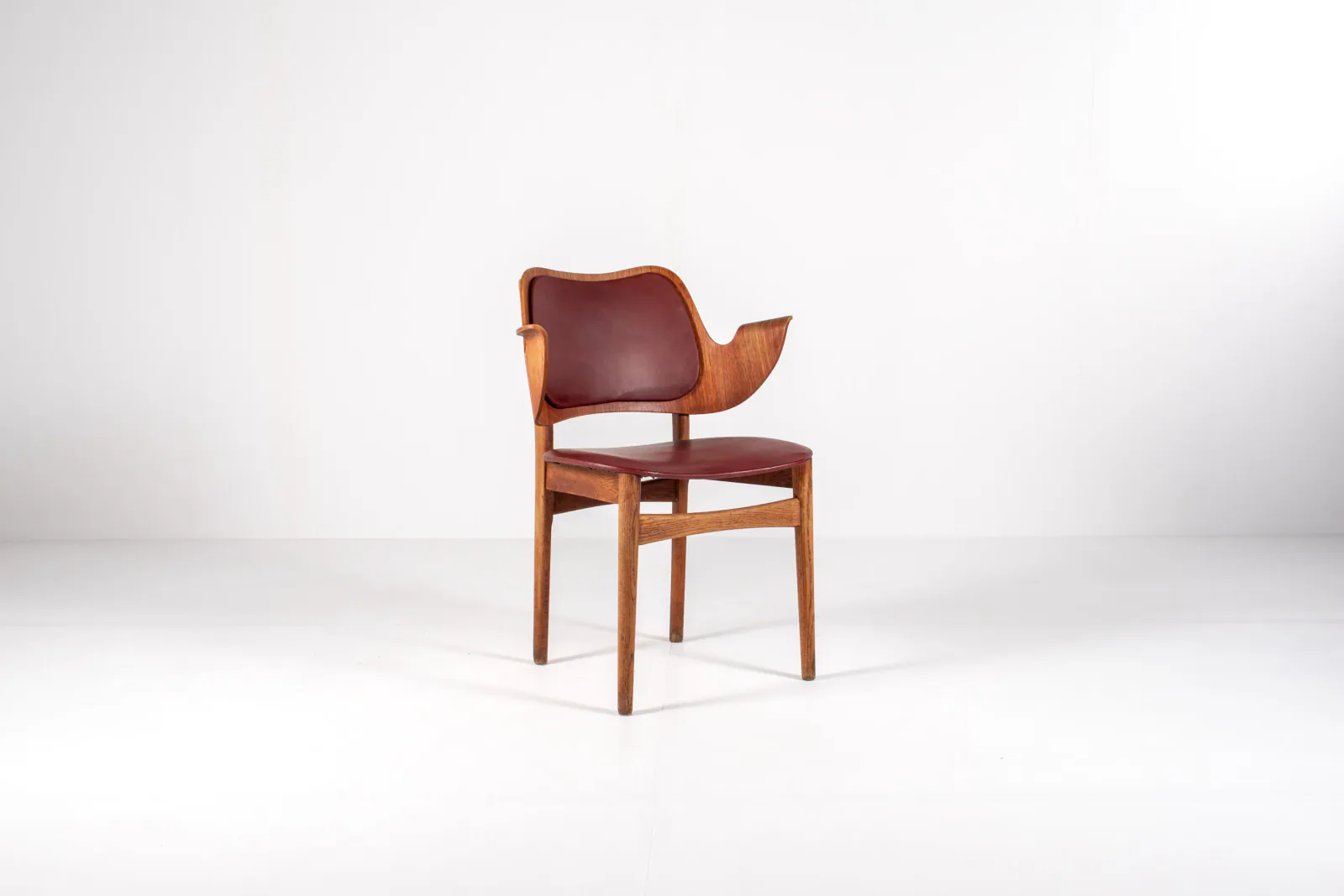 Model 107 Danish Mid-Century Armchair by Hans Olsen, 1960s